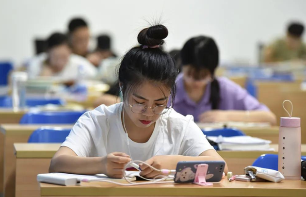 成績單翻譯需要做好哪些工作，翻譯成績單翻譯公司怎么收費的？