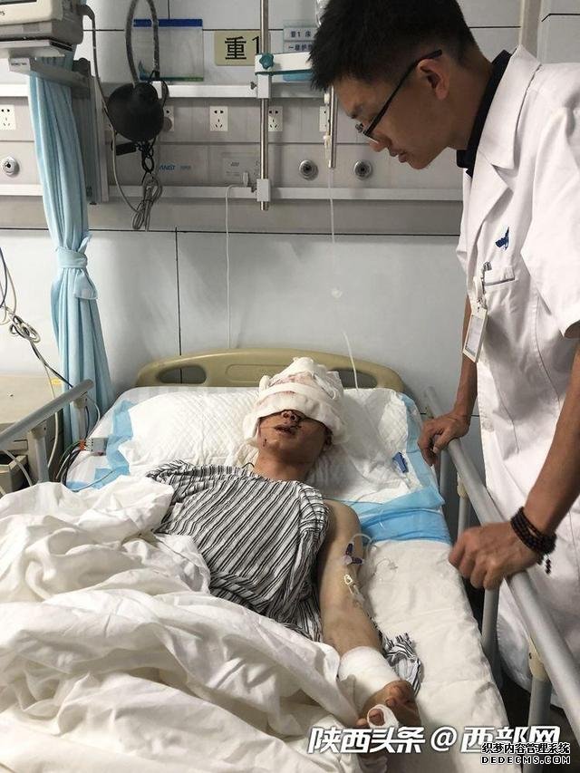 西安男博士講述被熊襲擊后自救過程:報警、止血、找水源